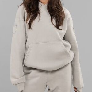 Comfrt - travel essentials hoodie and sweatpant - stone, medium